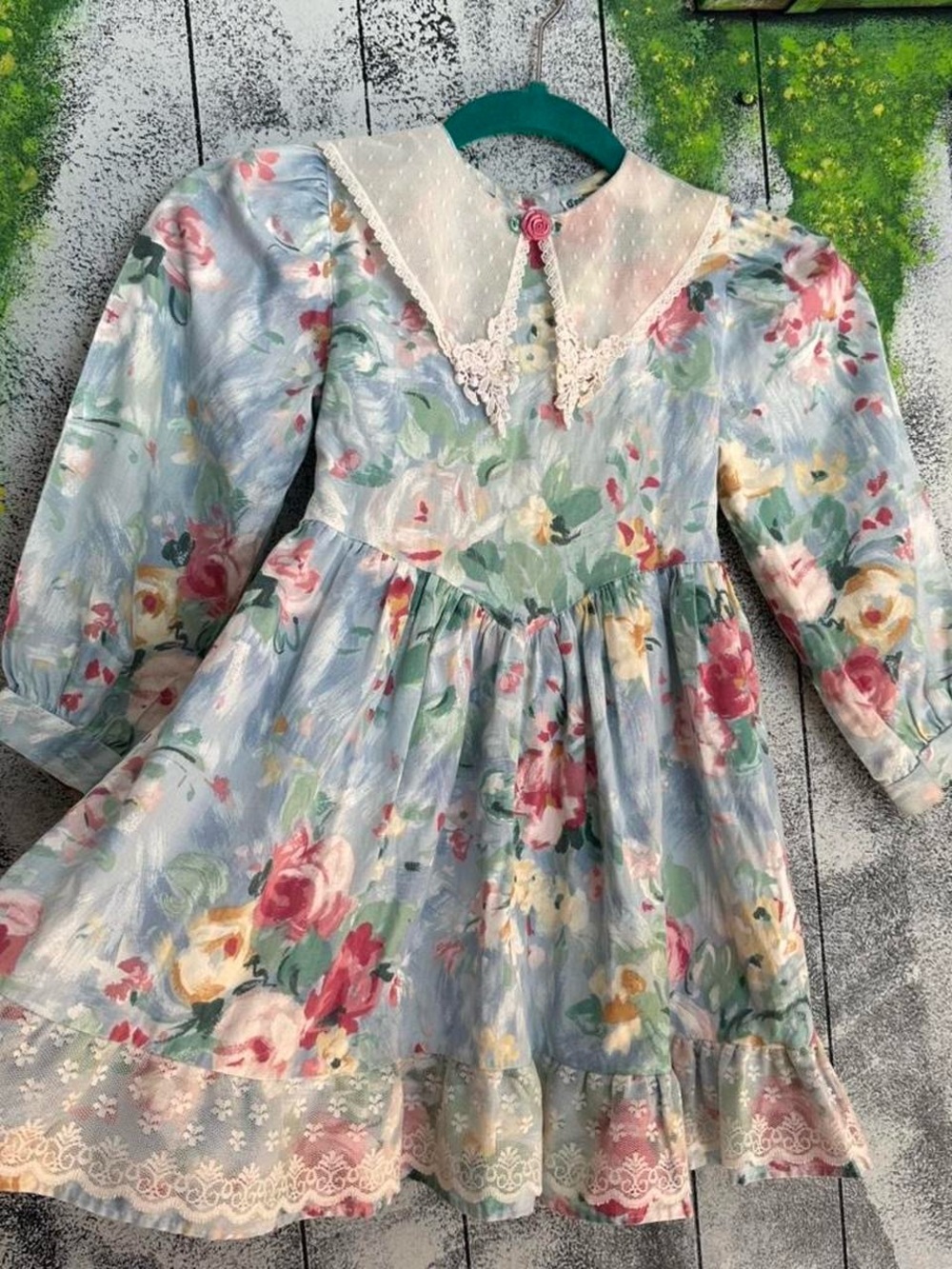 Vintage Floral Pastel Dress with Lace Collar